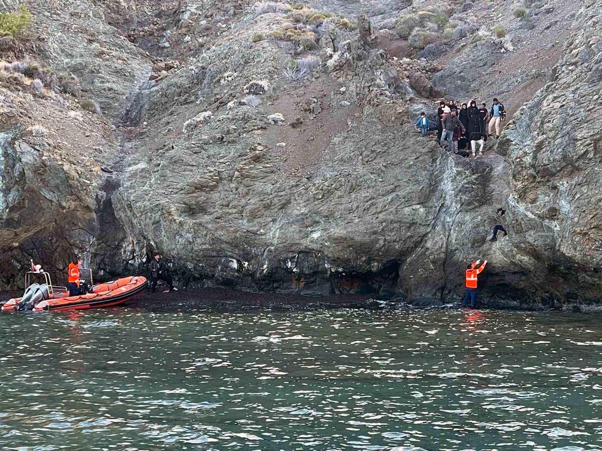 Muğla'nın Datça ilçesinde 7 düzensiz göçmen yakalandı