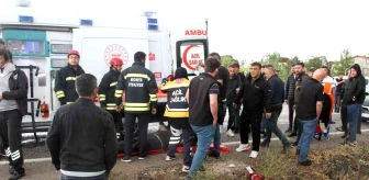 Konya'da kamyon-minibüs çarpışması: 14 yaralı