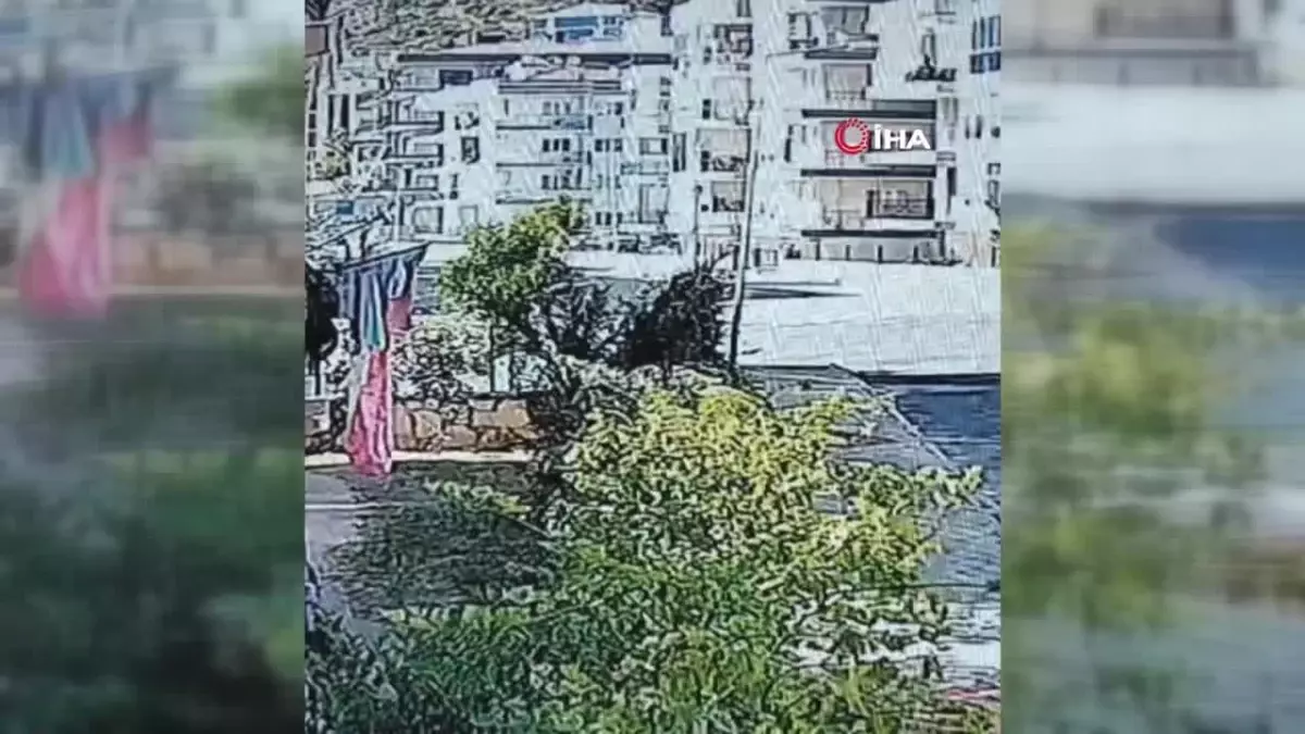 Ehliyetsiz ATV sürücüsü, otomobille çarpıştı