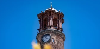Erzurum Kalesi'ndeki Tepsi Minare'deki tarihi saat 143 yıldır şehre zamanı gösteriyor