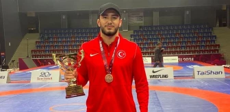 ETÜ Spor Bilimleri Fakültesi Öğrencisi Emre Çiftçi U23 Avrupa Güreş Şampiyonası'nda Bronz Madalya Kazandı