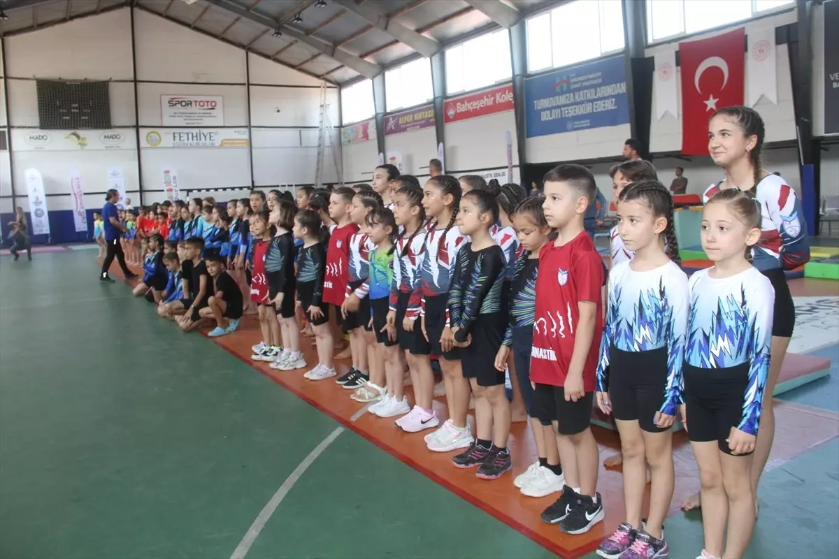 Fethiye'de düzenlenen Jimnastik Şenliği büyük ilgi gördü
