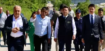 Bilecik Valisi Şefik Aygöl, Fıranlar köyü yolunda incelemelerde bulundu