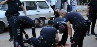 Antalya'da Psikolojik Sorunları Olan Kişi Annenin Evinde Saldırıya Geçti