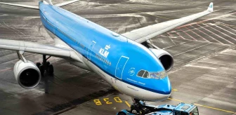 Amsterdam Schiphol Havalimanında Yolcu Uçağının Motoruna Kapılan Kişi Hayatını Kaybetti