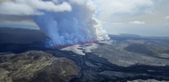 İzlanda'daki Yanardağ Beşinci Kez Patladı