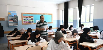 Kayseri'deki Ortaokul Öğrencilerinden Filistin'e Destek