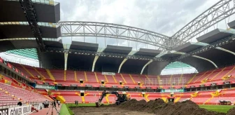 Kayserispor Stadyumu'nun Zemini Yenileniyor