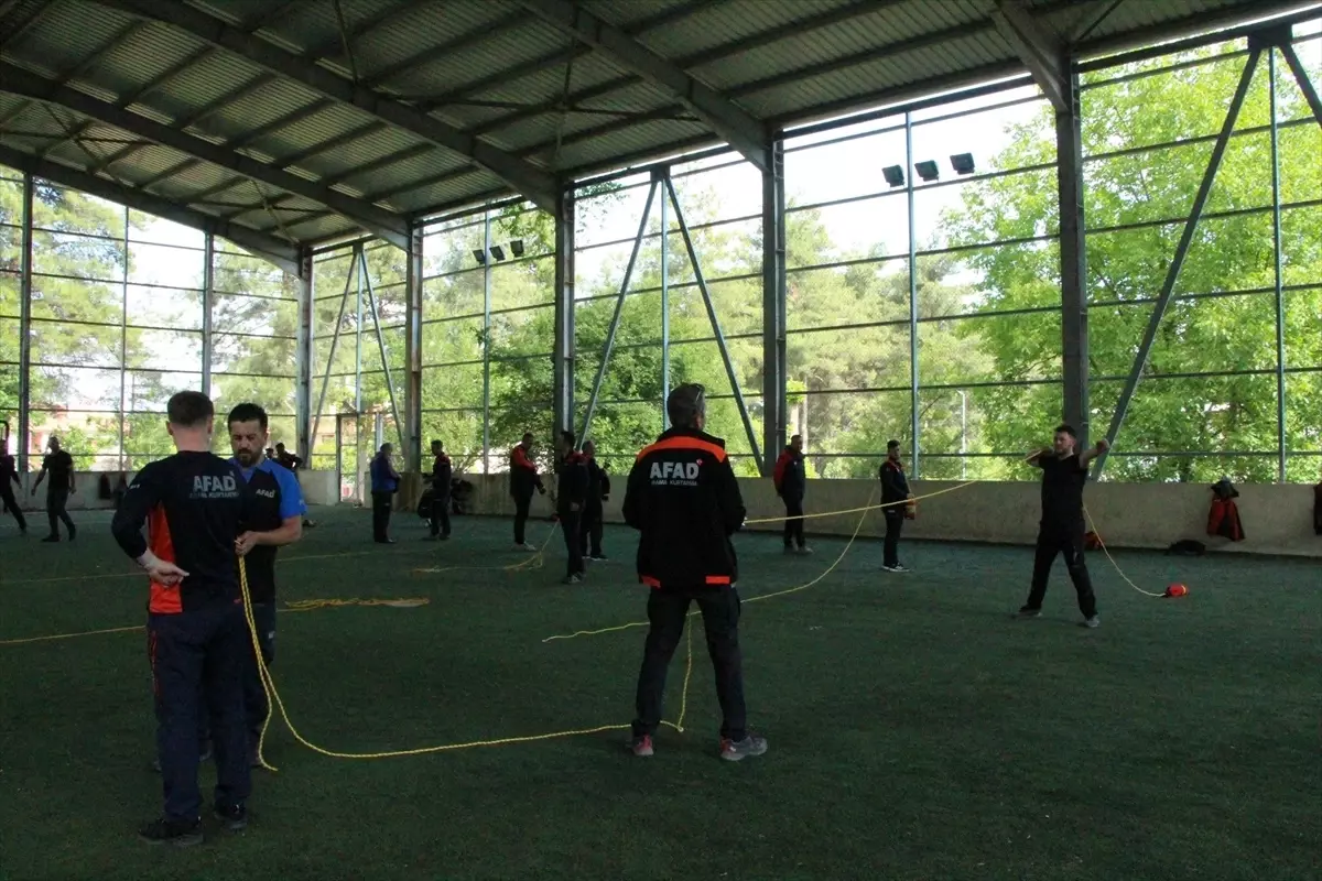 Sakarya'da AFAD Personeline Su Üstü Arama Kurtarma Eğitimleri Devam Ediyor