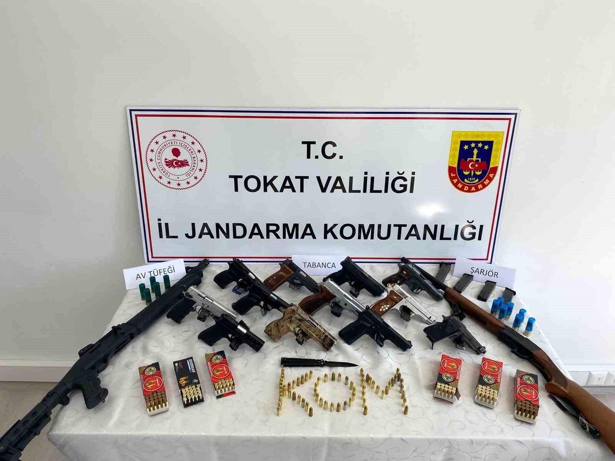 Tokat ve İstanbul'da Silah Kaçakçılığı Operasyonu: 14 Şüpheli Yakalandı