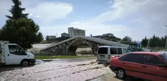 Afyonkarahisar'da Kızılay gönüllüleri otizmli çocuklarla yemek yaptı