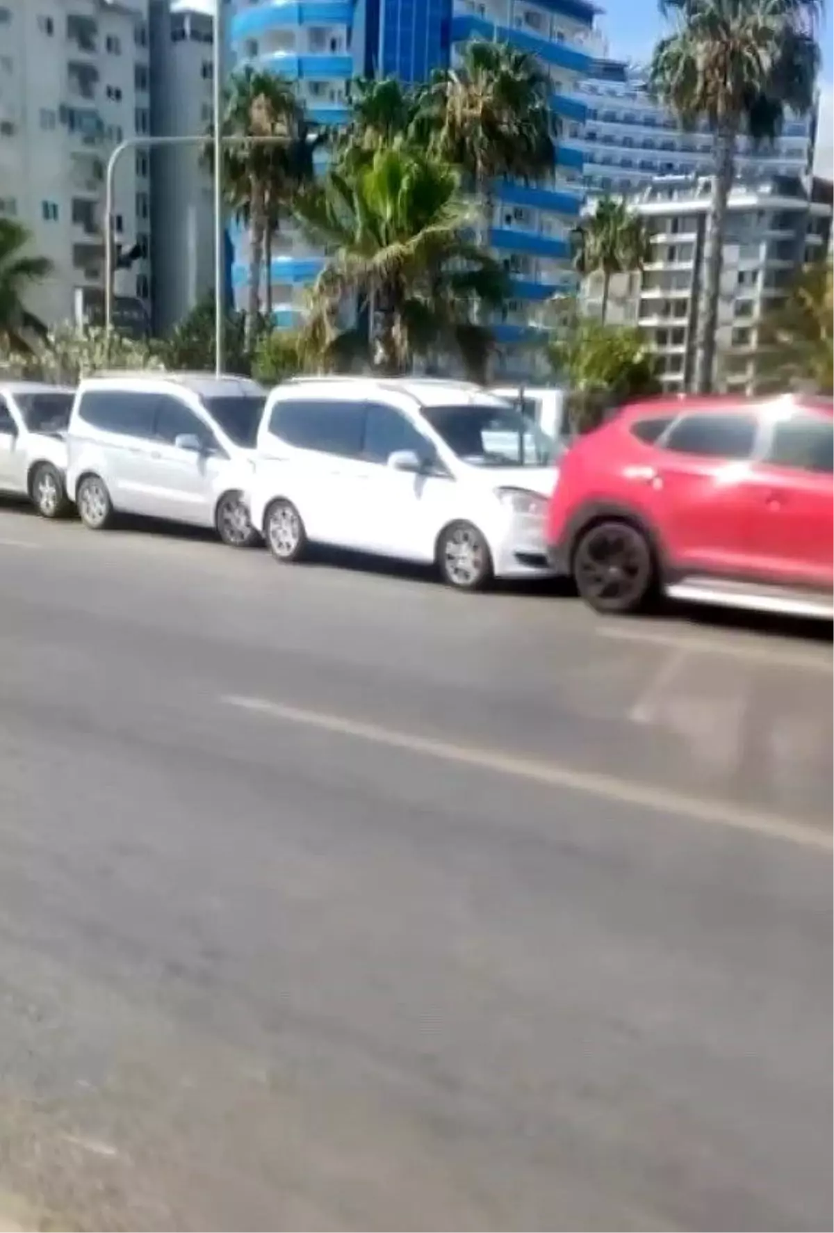 Alanya'da 11 araçlı zincirleme trafik kazası