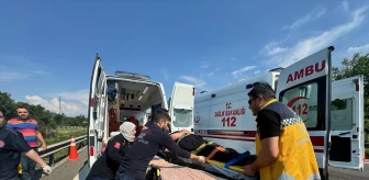 Anadolu Otoyolu'nda tır ve su tankerinin karıştığı kazada 5 kişi yaralandı