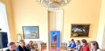 Dışişleri Bakanı Hakan Fidan, Prag'da Hollanda Dışişleri Bakanı Hanke Bruins Slot ile görüştü