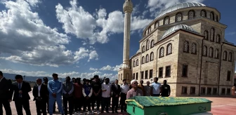 Burdur'da diyaliz tedavisi sonrası hayatını kaybeden yabancı uyruklu kadının cenazesi toprağa verildi