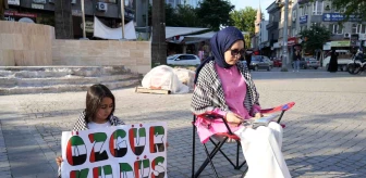 Ev Hanımlarından Filistin'e Destek: Sesiz Kitap Okuma Eylemi