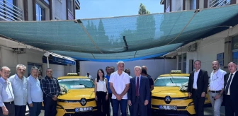 İzmir'de Elektrikli Otomobiller Ticari Taksi Olarak Hizmet Vermeye Başladı