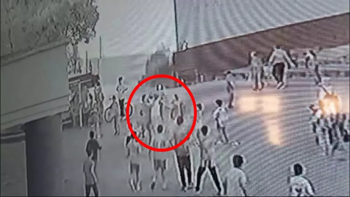 İlkokulda Öğretmen-Veli Kavgası Güvenlik Kamerasında