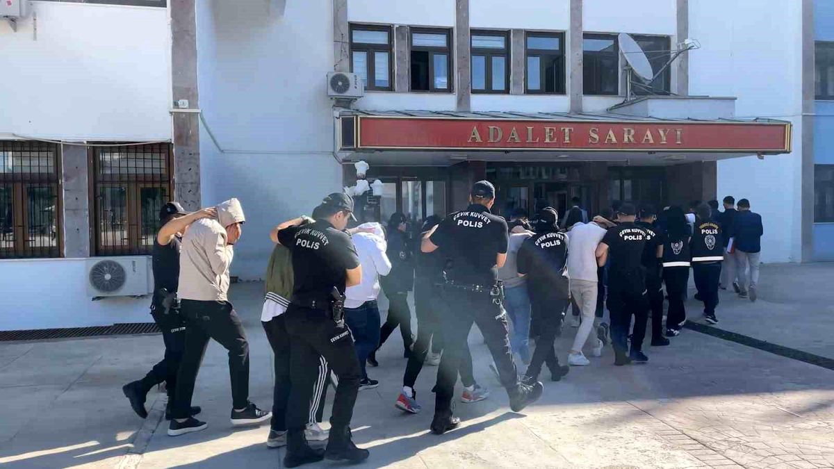 Tunceli'de eskort çetesine operasyon: 17 gözaltı