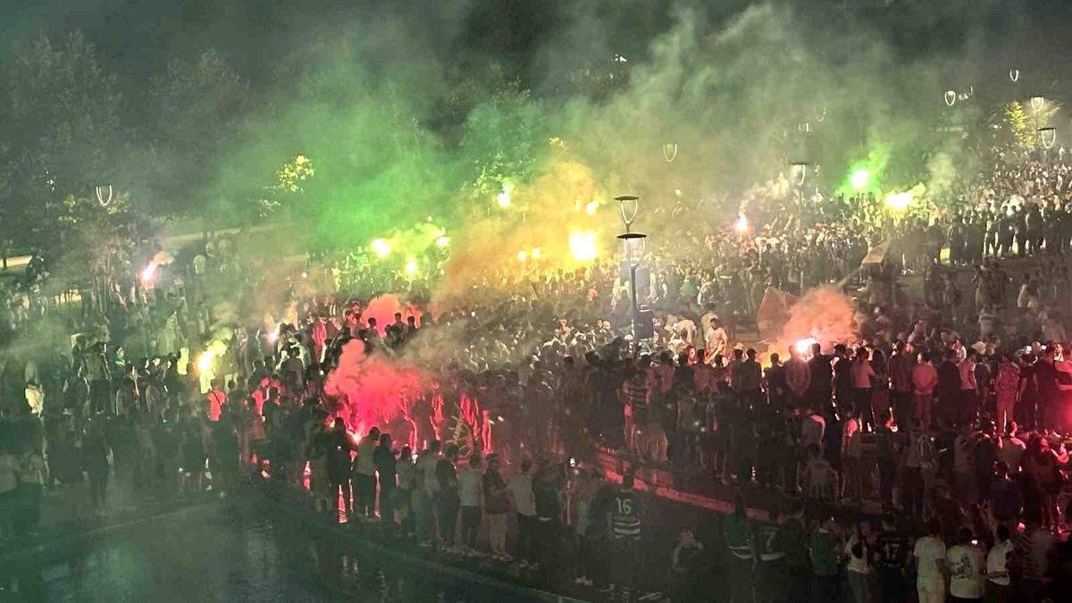 Bursaspor Taraftarları Atatürk Stadı'nda Buluştu