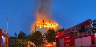 Denizli'de İki Katlı Binada Çıkan Yangında Bir Kişi Hayatını Kaybetti