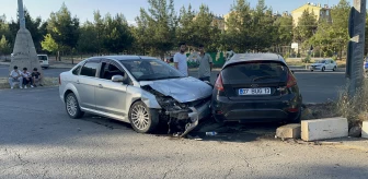 Diyarbakır'da Kavşakta Otomobil Kazası: 2'si Çocuk 7 Kişi Yaralandı