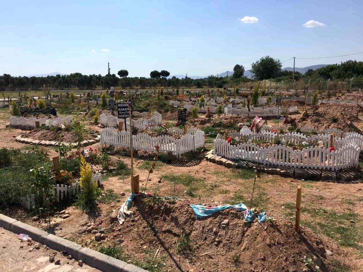 Aydın'da açılan yeni mezarlık alanında defin işlemleri durduruldu