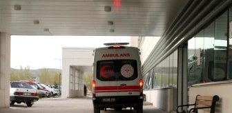 Bayburt'ta otomobilin çarptığı üniversite öğrencisi ağır yaralı olarak hastaneye kaldırıldı