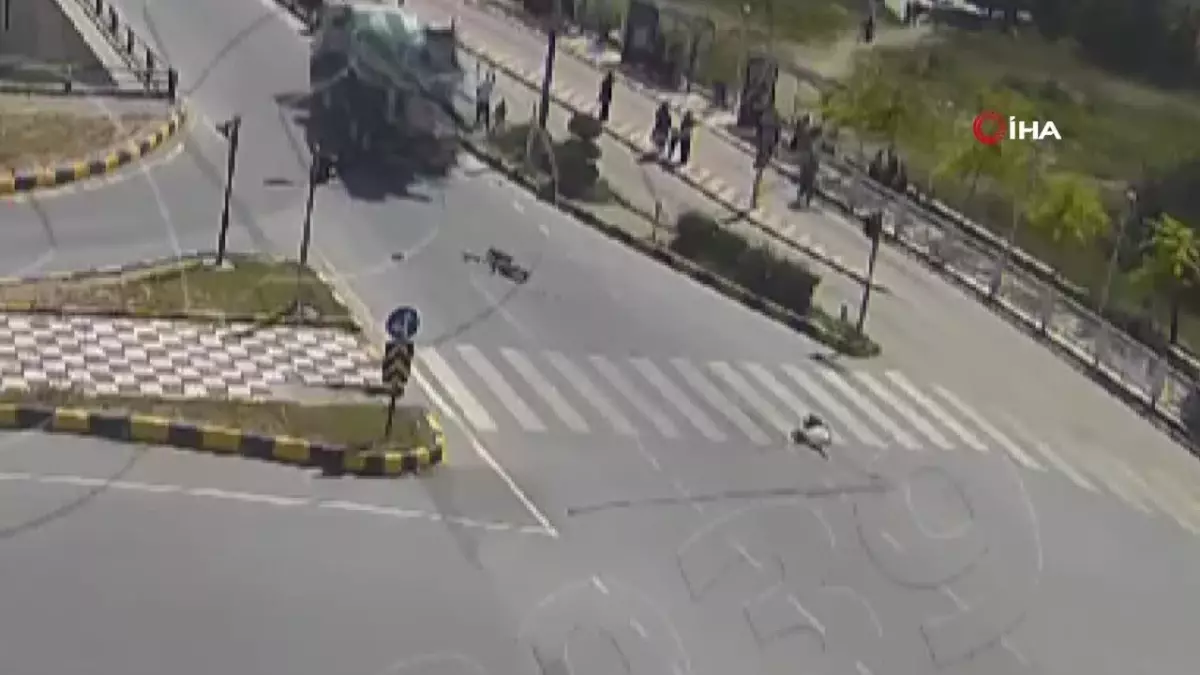 Bisikletli öğretmenin hayatını kaybettiği feci kaza kamerada