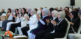 Emine Erdoğan, AK Parti'nin İstişare ve Değerlendirme Toplantısı'nda kadın üyelerle bir araya geldi