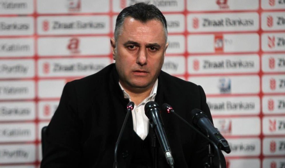 Erzincanspor Teknik Direktörü Bülent Akan Takımdan Ayrıldı