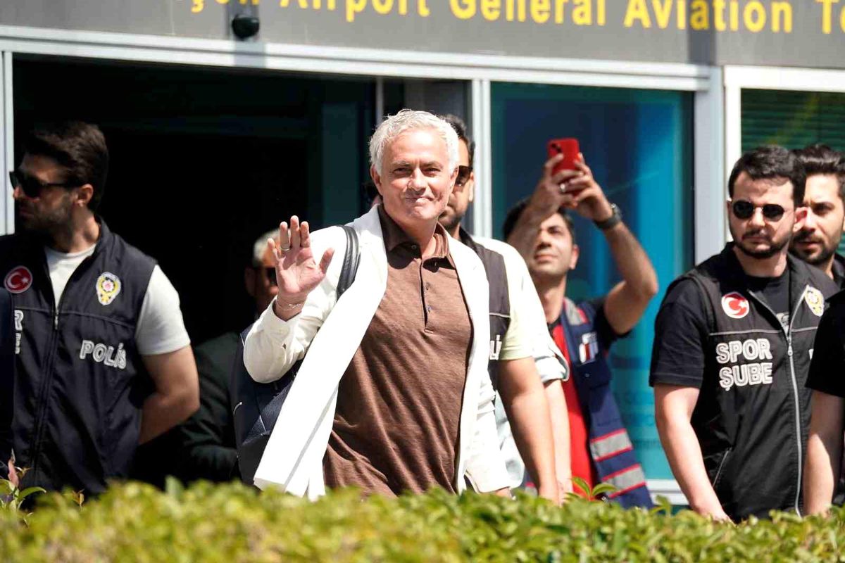 Jose Mourinho Fenerbahçe'ye geldi