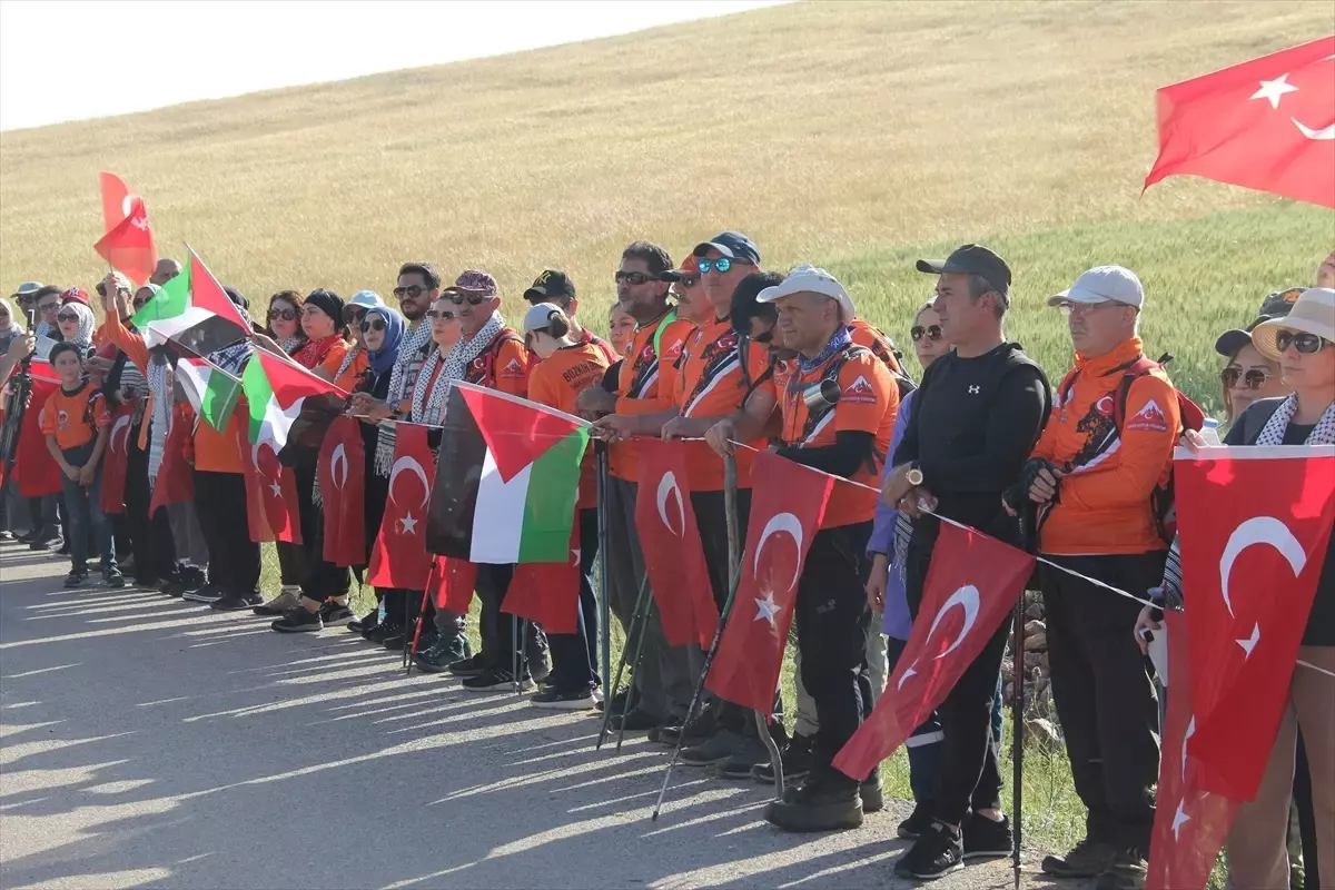 Kırıkkale'de Bozkır Dağcılık Kulübü İsrail'in Gazze'ye yönelik saldırılarını protesto etti