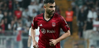 Beşiktaş'ın Cezayirli forvet oyuncusu Rachid Ghezzal veda etti