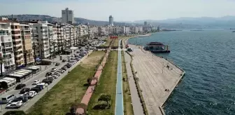 İzmir'de Sıcak Hava Nedeniyle Kordon Boş Kaldı