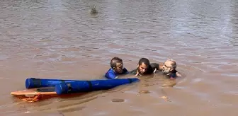 Suriye uyruklu adam Kızılırmak Nehri'nde mahsur kaldı