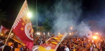 Galatasaray Taraftarları Salihli'de Şampiyonluk Kutlaması Yaptı