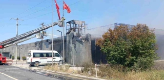 Silivri'de Boya İmalathanesinde Yangın Çıktı