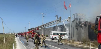 Silivri'de bir boya fabrikasında yangın çıktı