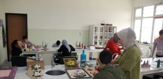 Diyarbakır'da Özel Eğitim Okulu Öğrencileri El Sanatlarıyla Ürünler Yapıyor