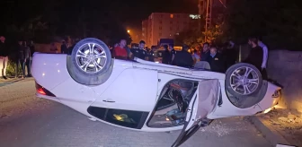 Kars'ta Otomobil Yayaya Çarptı: 2 Kişi Ağır Yaralandı