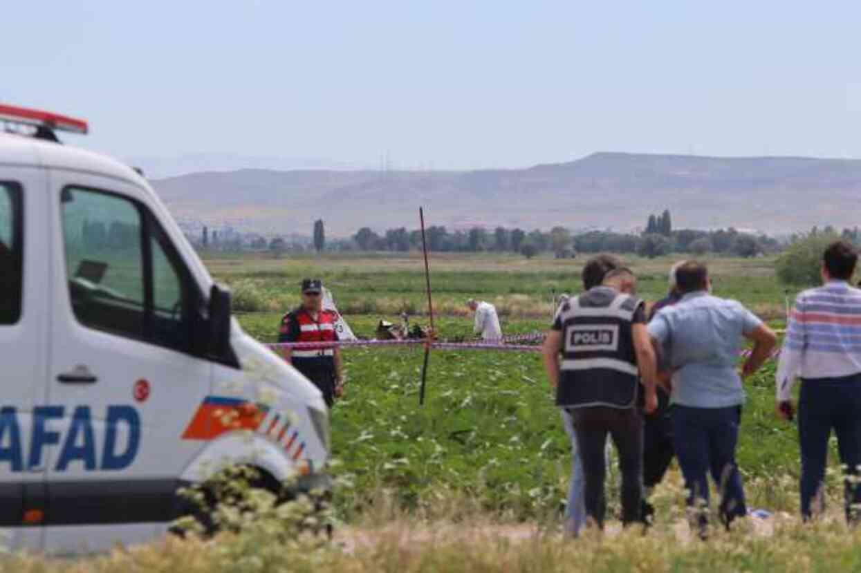 Kayseri'de eğitim uçağı düştü! Kayseri'de olay yerinden görüntüler!