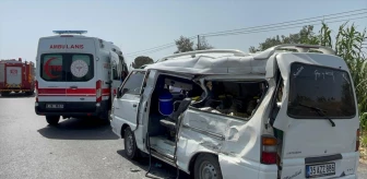 Manisa'da Panelvan ile Hafif Ticari Araç Çarpışması: 1 Ölü, 4 Yaralı