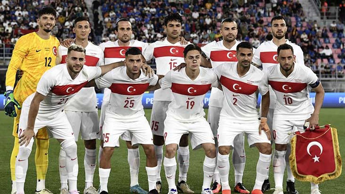 Sahayı sedyeyle terk etti! A Milli Takım'da sakatlık şoku