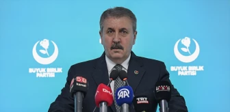 BBP Genel Başkanı Mustafa Destici, PKK'nın partisi Belediye Başkanı Mehmet Akış'ın gözaltına alınmasını destekliyor
