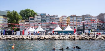Bursa'da Gemlik İskelesi'nde Deniz Dibi Temizliği Yapıldı