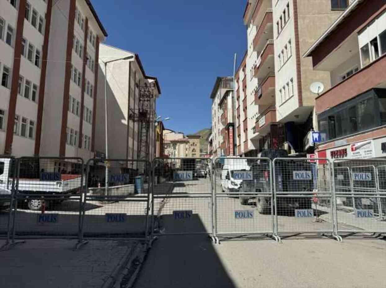 Hakkari Belediye Başkanı Mehmet Akış neden hapis cezası aldı? Mehmet akış neden tutuklandı, ne oldu?
