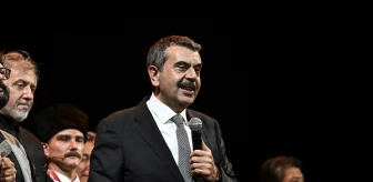 Milli Eğitim Bakanı Yusuf Tekin, 'Cumhuriyete Doğru' Tiyatro Oyununu İzledi