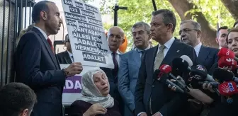 Özel, bakanlık önünde eylem yapan anneye söz verdi: Cumhurbaşkanı'na doğrudan ileteceğim