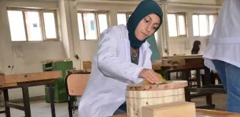 Özel gereksinimli öğrenciler, el becerilerini geliştiriyor